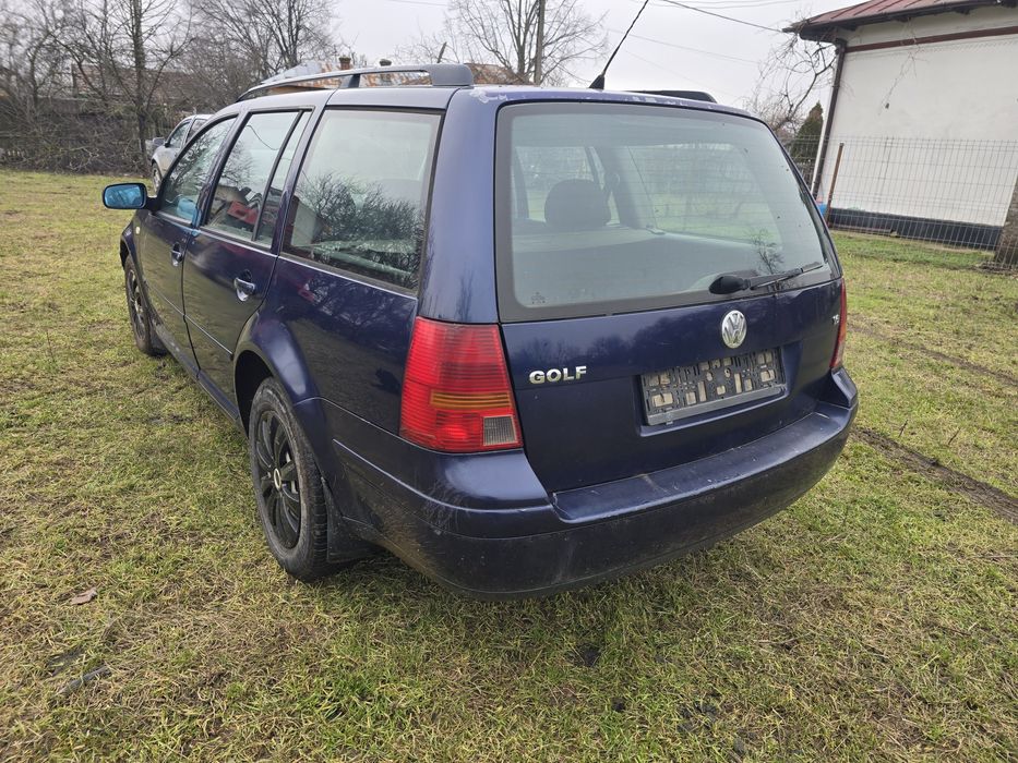 Dezmembrez Golf 4 1.6 SR