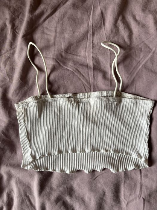 Бял потник с бродерия