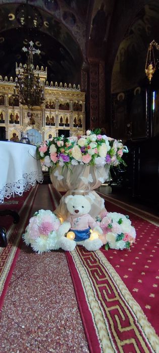 Aranjament cristelniță / decor botez, nunta