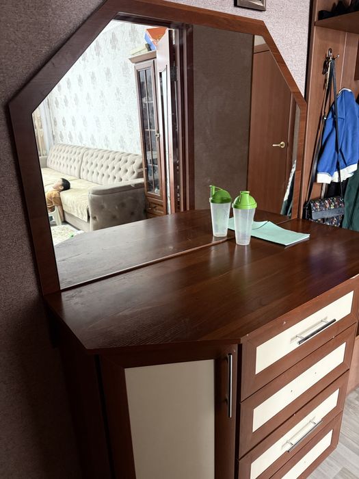 Продам спальный гарнитур двуспалку