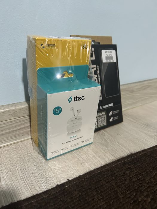 Realme 14x комплект с слушалки протектор!
