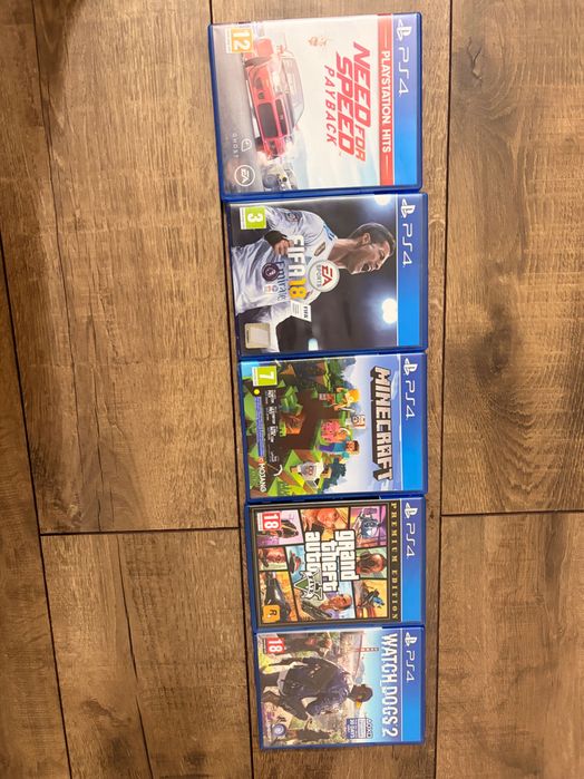 PS4 Pro 1TB + 2 оригинални джойстика + 5 игри. ЗА БЪРЗИТЕ НАМАЛЯМ!!!