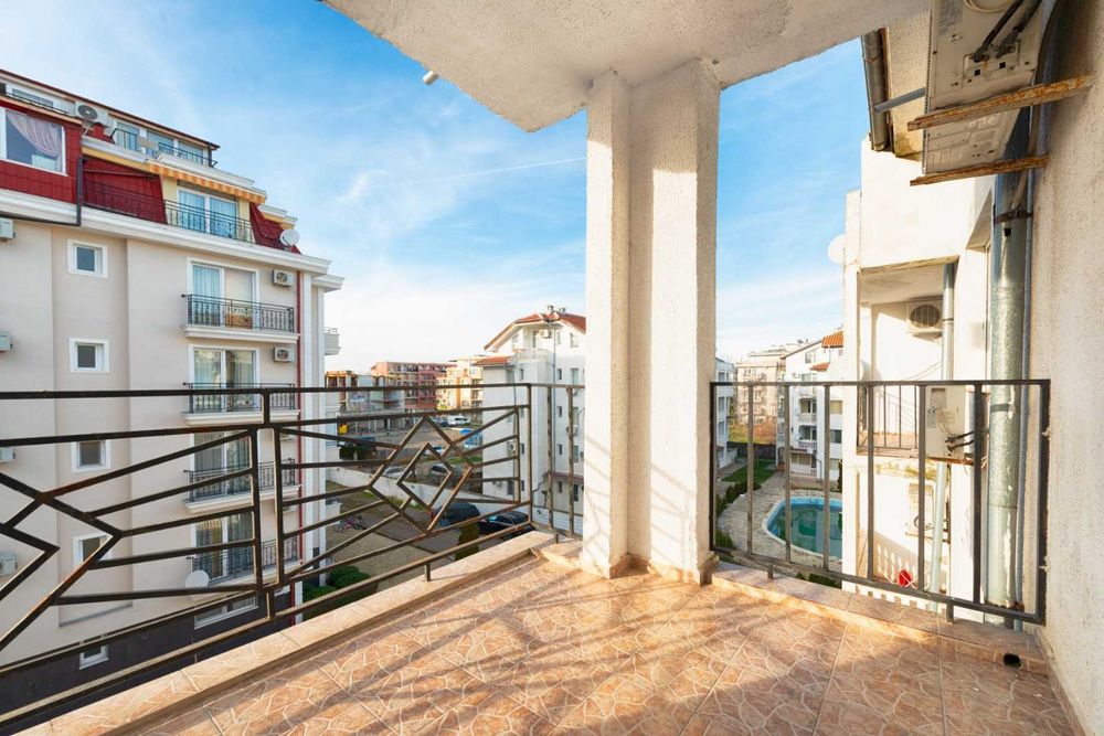 Продава се Тристаен апартамент в к.к. Слънчев бряг - 75 кв.м за 660 €/кв.м - Снимка #1