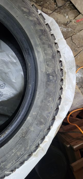 Продам комплект зимних шин