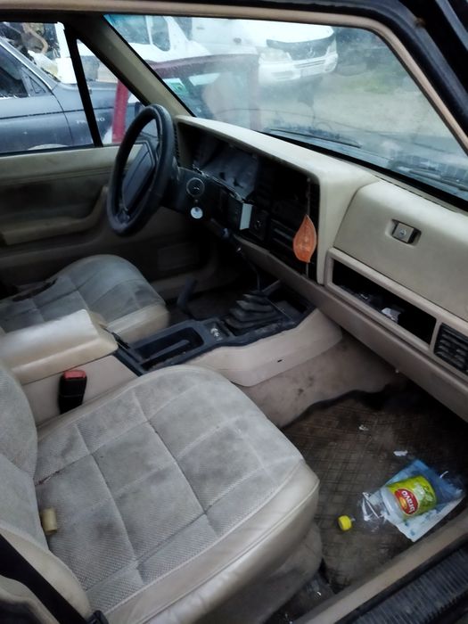 Джеп чероки 2.5  дизел на части 90 год