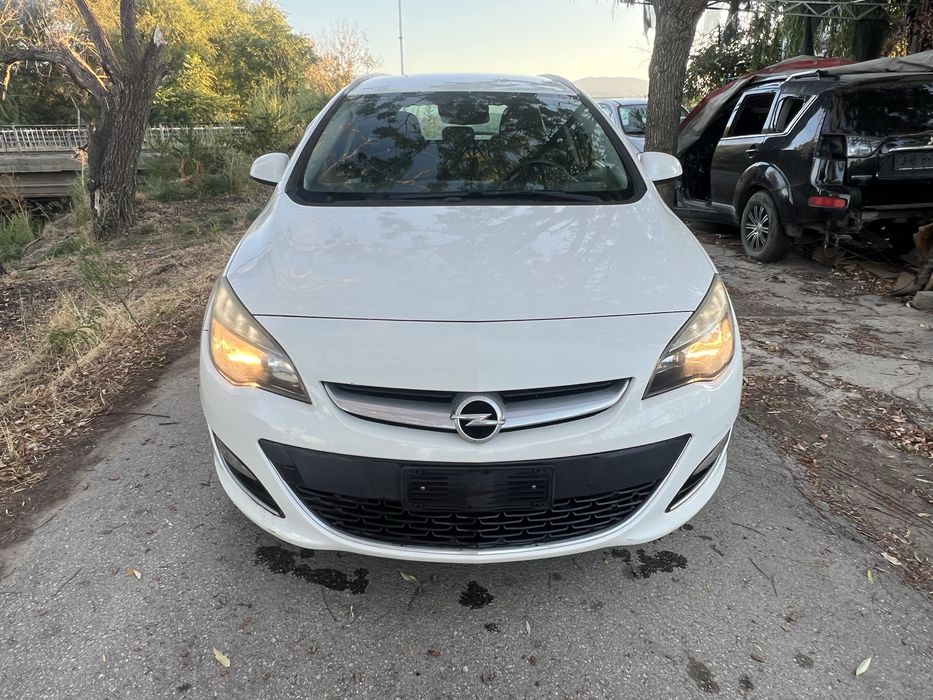 Opel Astra J 1.7 CDTi / 1.4i 2011 г. на части