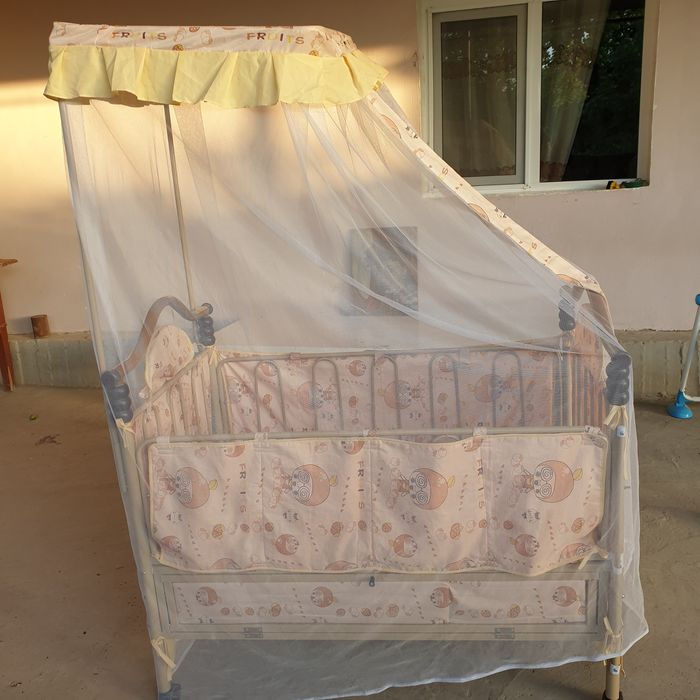 Tezda sotiladi, bollar mebili 650000 sum