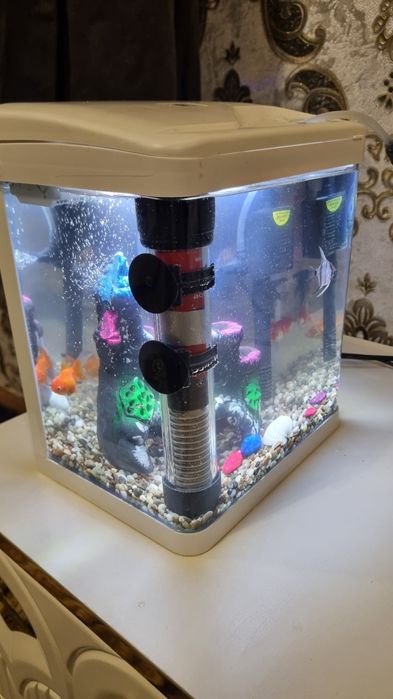 Хитой мини аквариум 7Л
Камплектида лампа сув филтр тошлари касри чгано