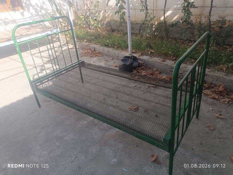 Кровать балшой. Хорошом состояние