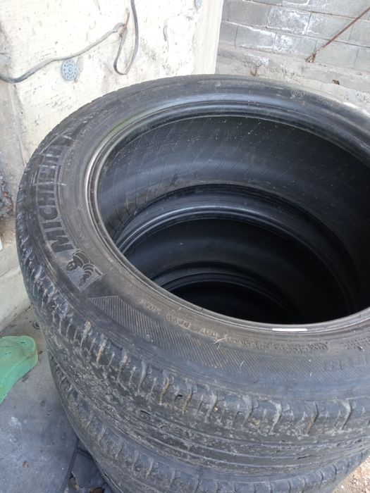 Продам резину на 19