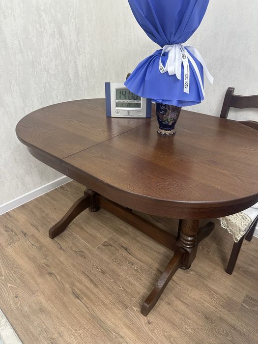 Стол для гостиной