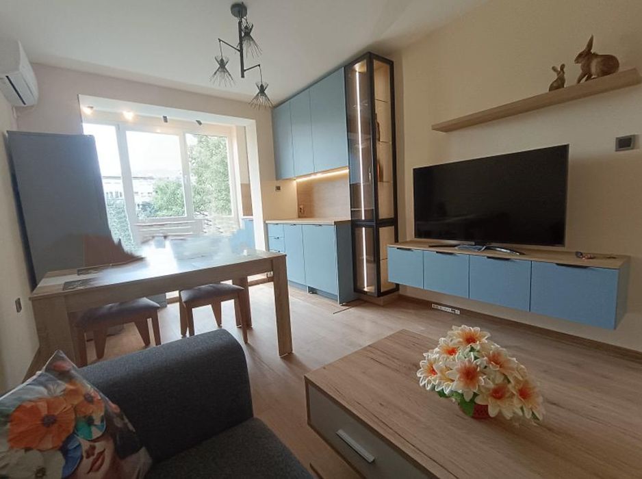 Дава се под наем Тристаен апартамент в София, Лозенец - 75 кв.м за 850 € - Снимка #1