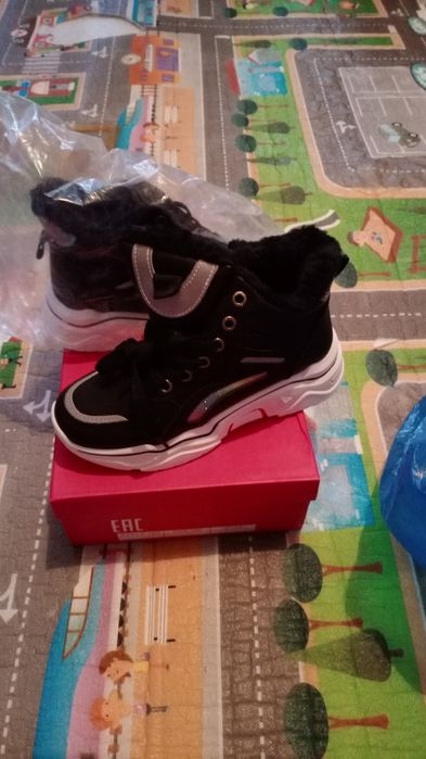 Продам новую обувь