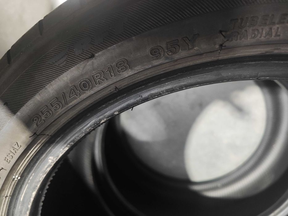 2бр.летни гуми 255/40/18 Bridgestone