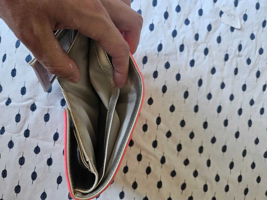 Guess дамско портмоне