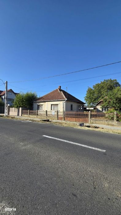 Casă De Vanzare In Apa – Teren 2.551 Mp