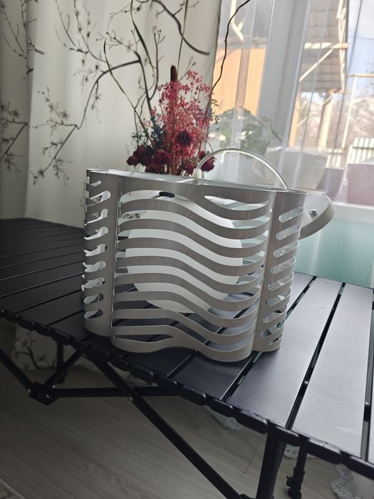 Продам люстру металлическую