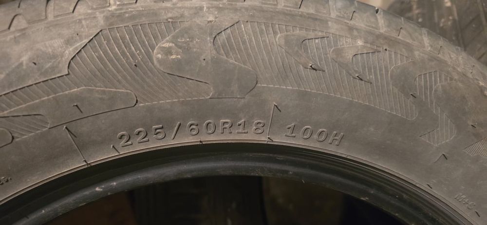 Продам шины б/у.