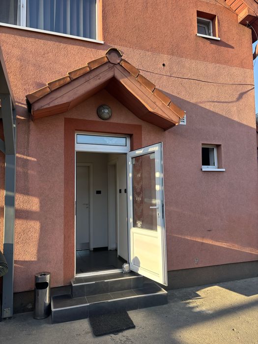 Inchiriez spatiu comercial 80 mp
