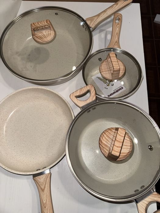 Новый набор посуды для приготовления