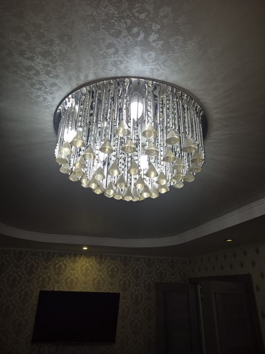 Продам люстру для в гостиной