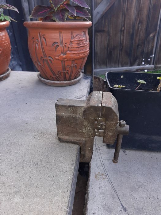 Продам тиски. Ссср