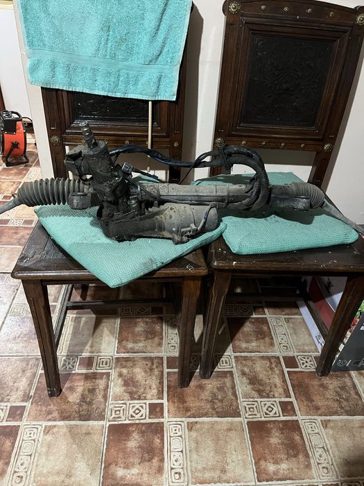 Dezmembrez subaru,Caseta directie subaru cu tot cu modul