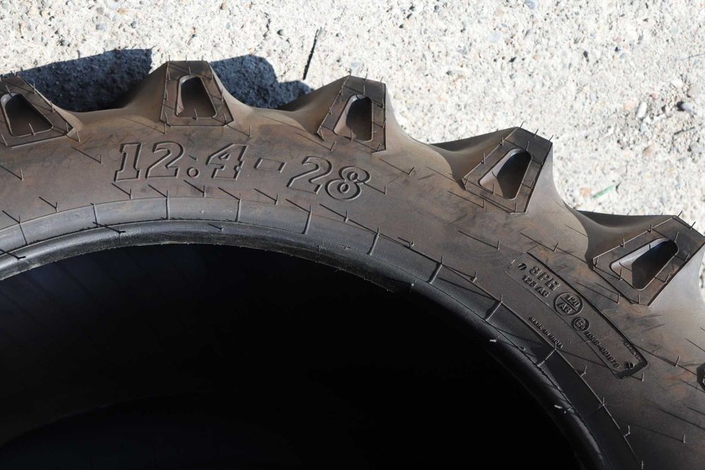 Cauciucuri Tractor U445 Noi 12.4-28 BKT 8 PLY Garantie AgroMir