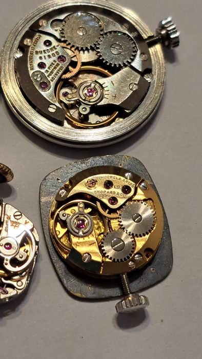 Ceasuri cu mecanisme de damă de Lux