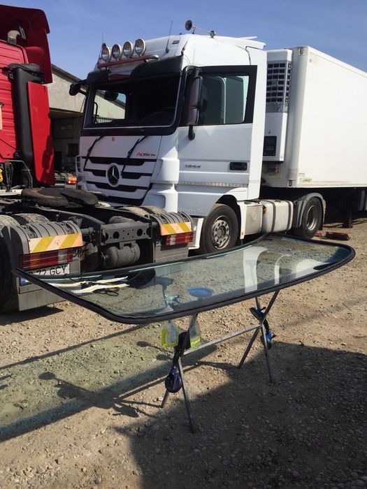 parbrize,lunete,geamuri laterale noi si second asigur montaj