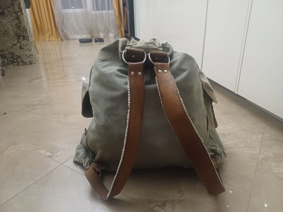 Стара брезентова туристически раница