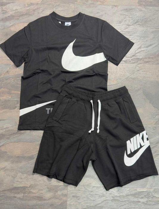Модерен мъжки летен комплект/екип NIKE тениска + къси панталони – комфорт, стил и перфектна визия за топлите дни!