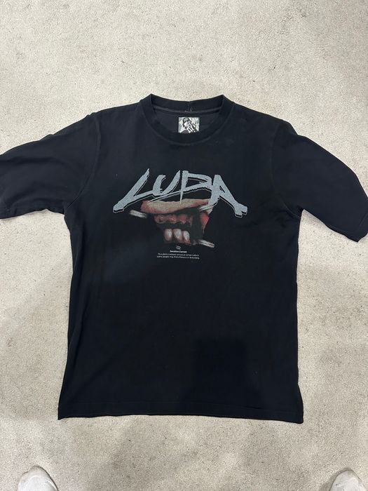 Лимитирани тениски Luda