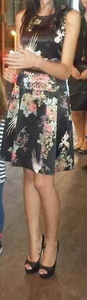 Уникална рокля с коланче