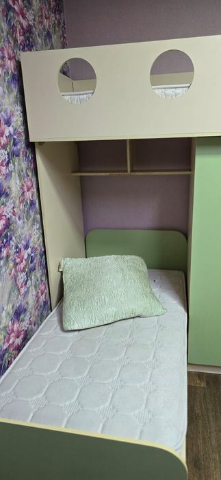 Двухэтажный детский гарнитур