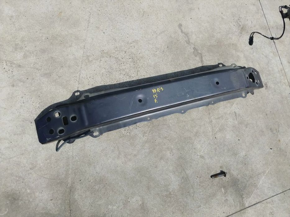 intritura armatura bara fata toyota yaris 3 p13 2013