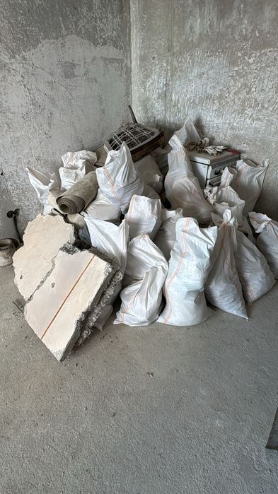 Moloz gunaie debarasarii  demolării transport