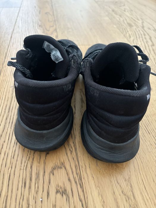 Incaltari sport Nike pt baschet