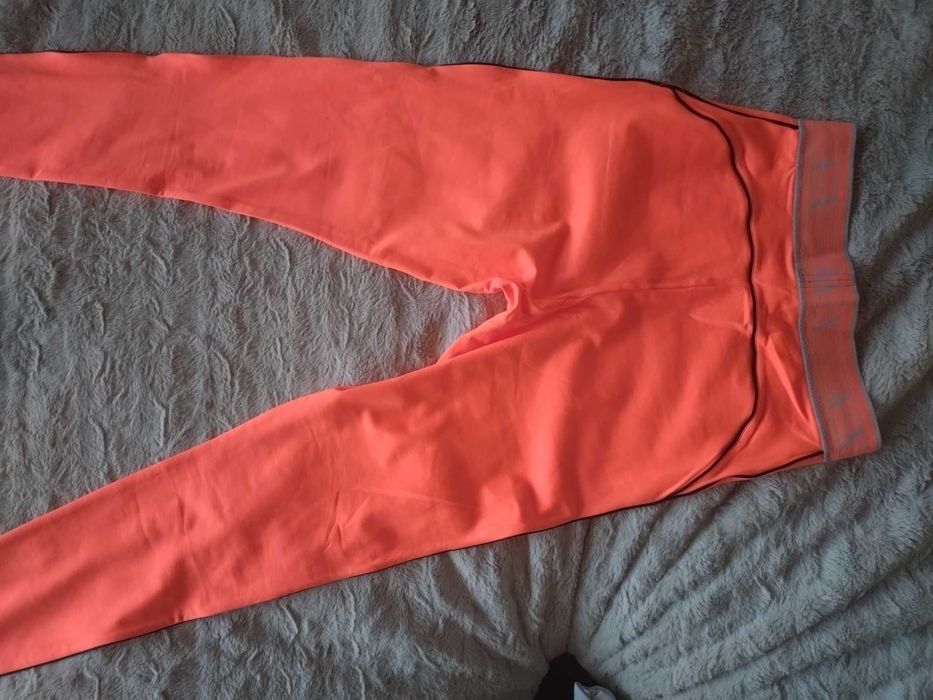 Дамски клин Armani Exchange 100% оригинален  XL