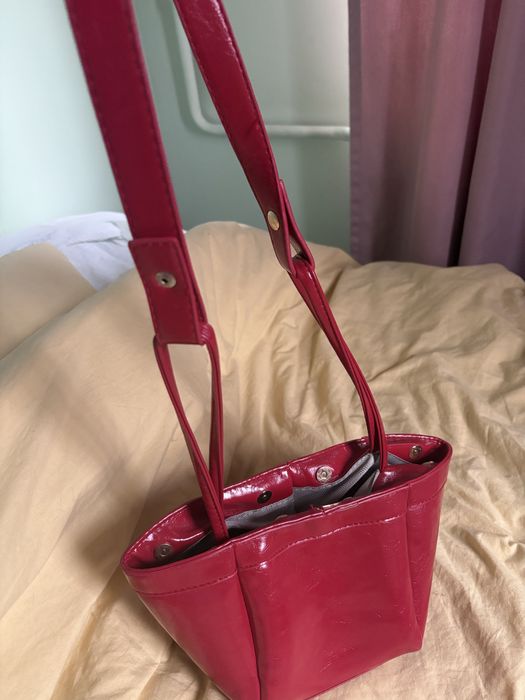 Женская сумка красная