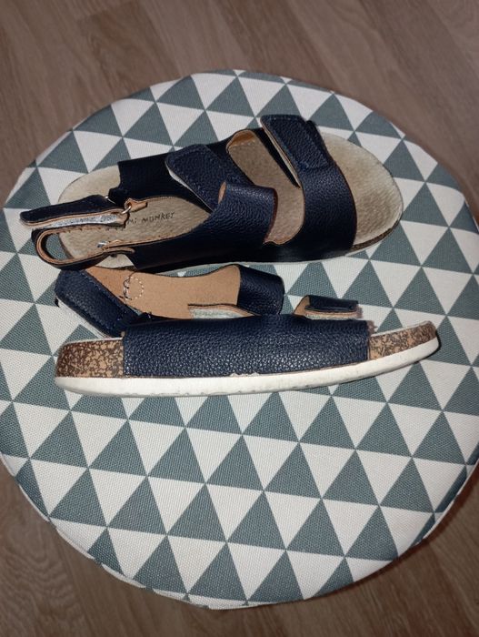 Сандали номер 28