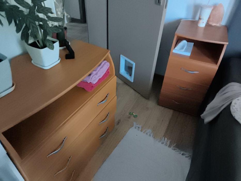 Два броя скринове - с.Кюлевча , 30 евро общо