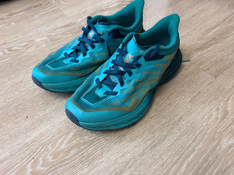 Hoka speedgoat5  37 и 1/2 с vibrant