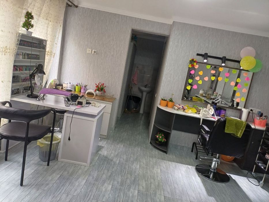 Маникюр,  педикюр мастери ишга олинади