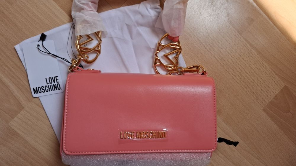 НОВА Love Moschino чанта