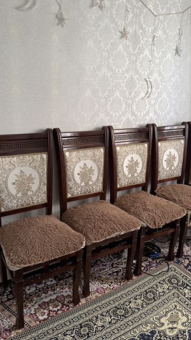 Продам стулья для гостиной