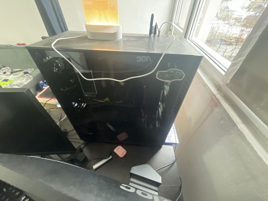 Pc Gaming cu 2 monitoare