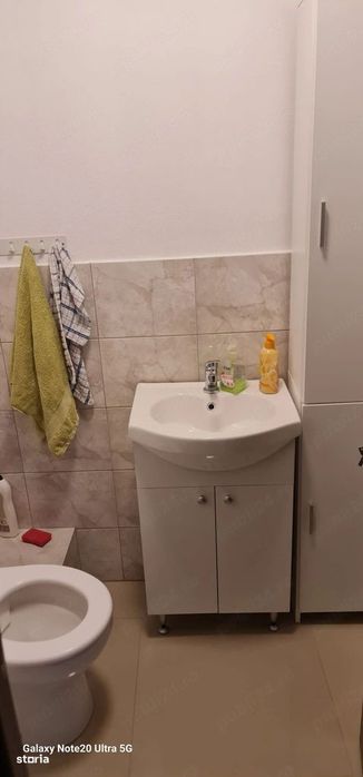 vand aparatment 3 camere, bucatarie si doua bai. 51 mp langa piata Doi