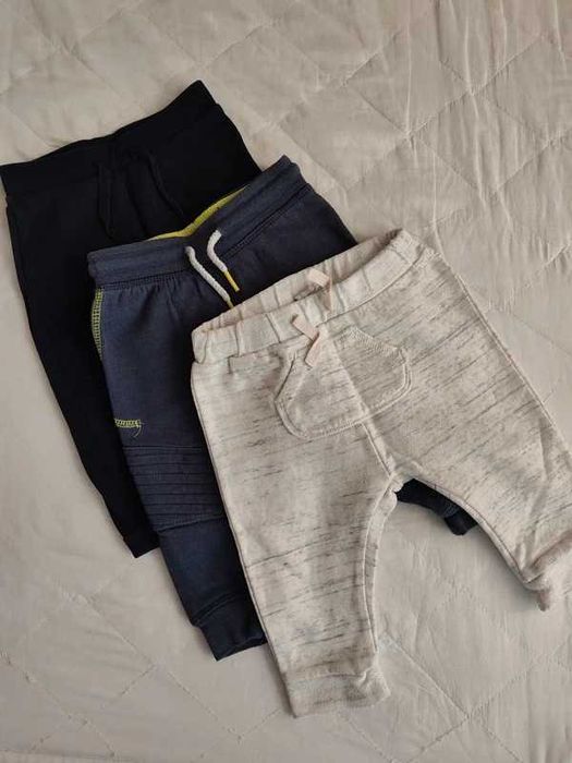 Pantaloni (mărimea 68-74 cm) 6-9 luni