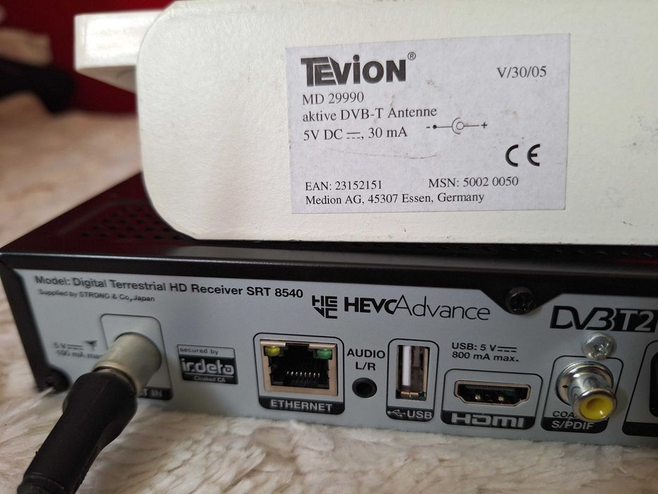 antena auto Receptor digital Strong SRT8540 DVB-T2 canale free+ antena